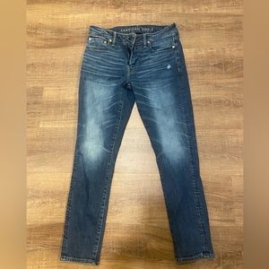 American eagle men dark washed denim straight leg jeans